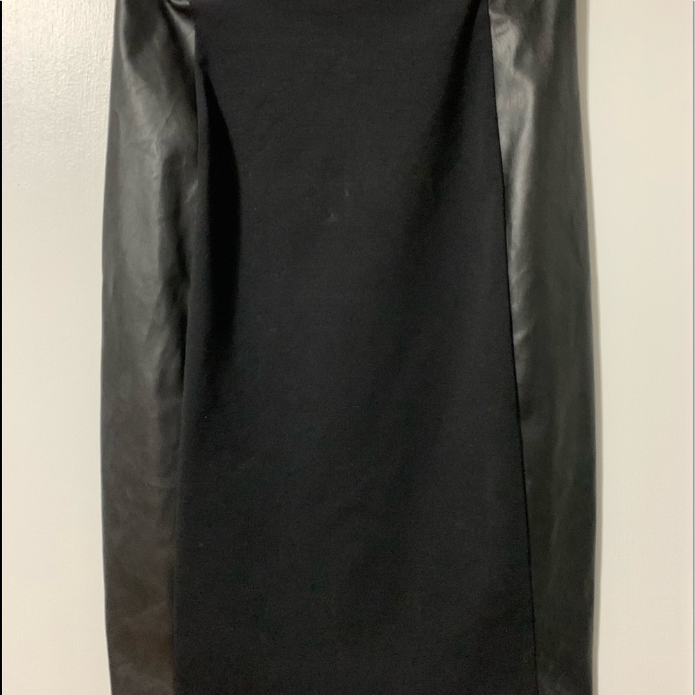 Michael Kors pencil skirt. Size 6.
